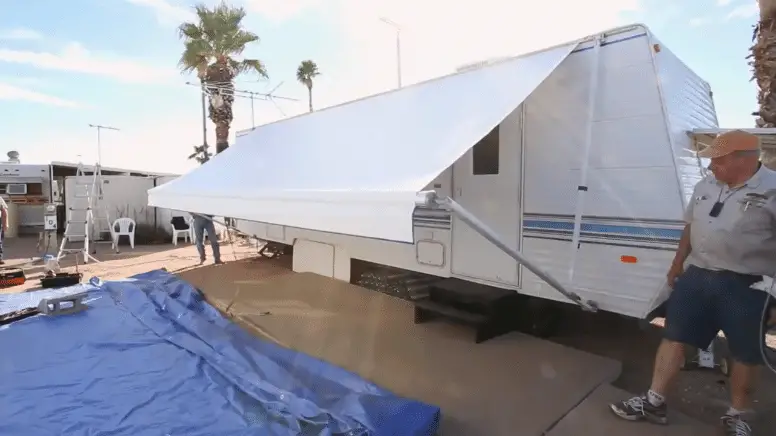 Retractable awning on RV