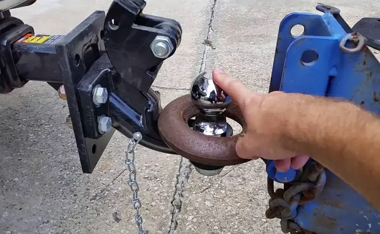 Showing Pintle Hitch