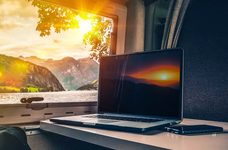 Using Laptop While Traveling