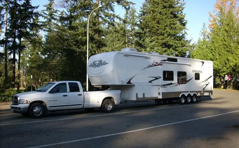 Travel Trailer Or Fifth Wheel? What To Consider Before You Buy How Much Does It Cost To Move A 5th Wheel