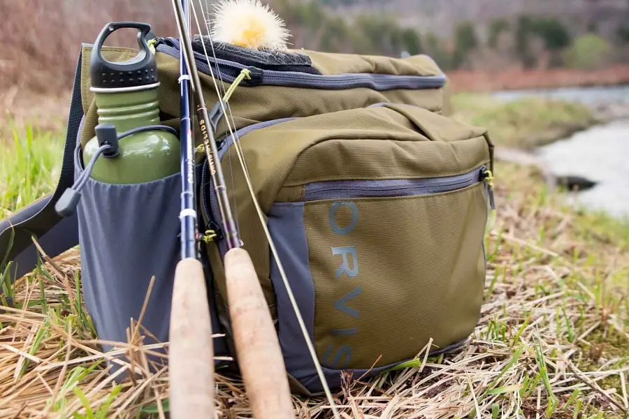 Best Fly Fishing Vests Reviewed – For Lightweight And Convenient Carry